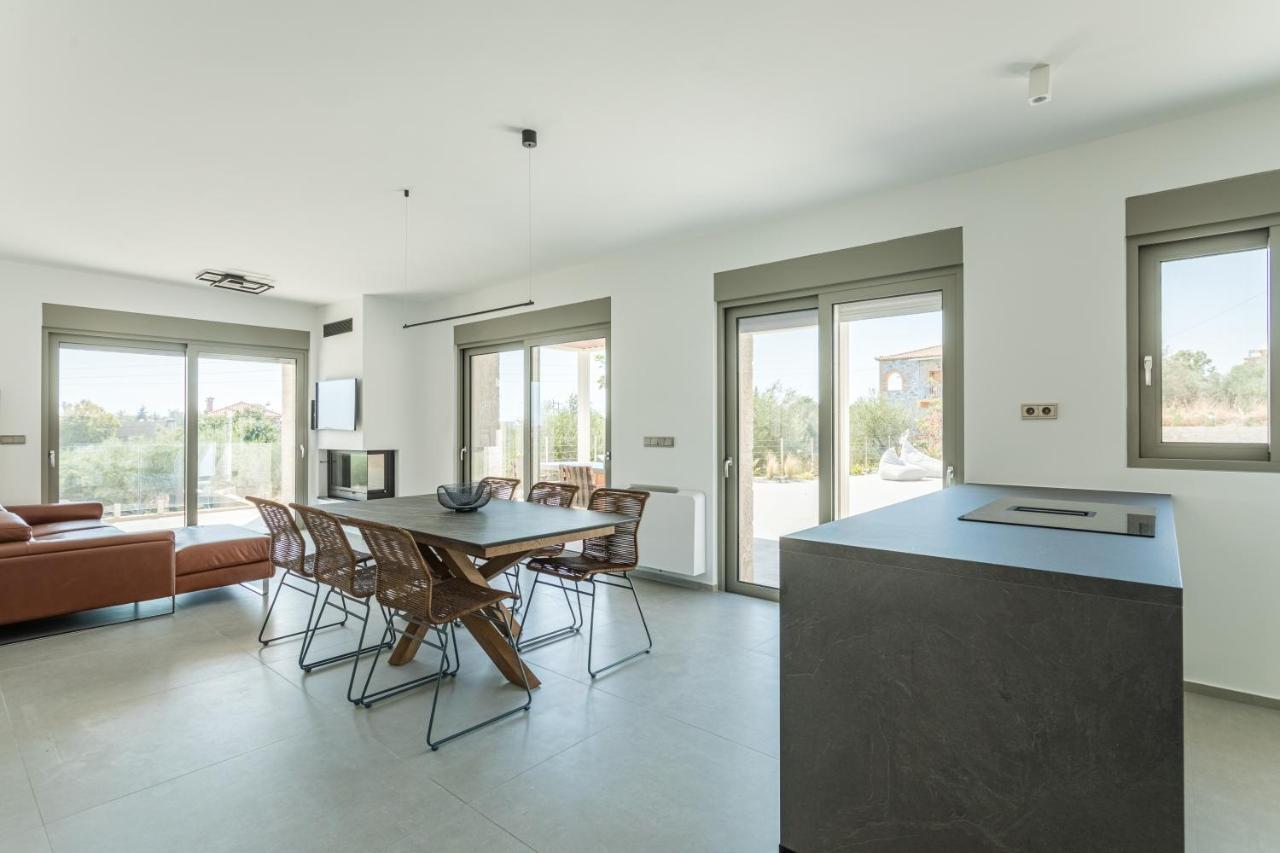 Manitennisvillas Stoupa Bagian luar foto